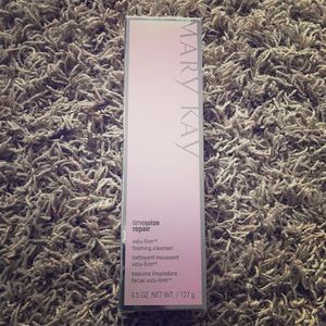 Volu-firm Foaming Cleanser